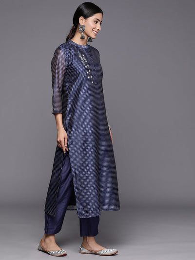Indyancart VR Women's Navy Blue Bandhani Printed Straight Kurta With Three Quarter Sleeves Paired With Tonal Bottom And Printed Dupatta
