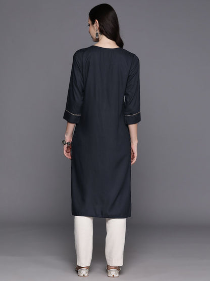 Indyancart IE Floral Embroidered Thread Work Kurta