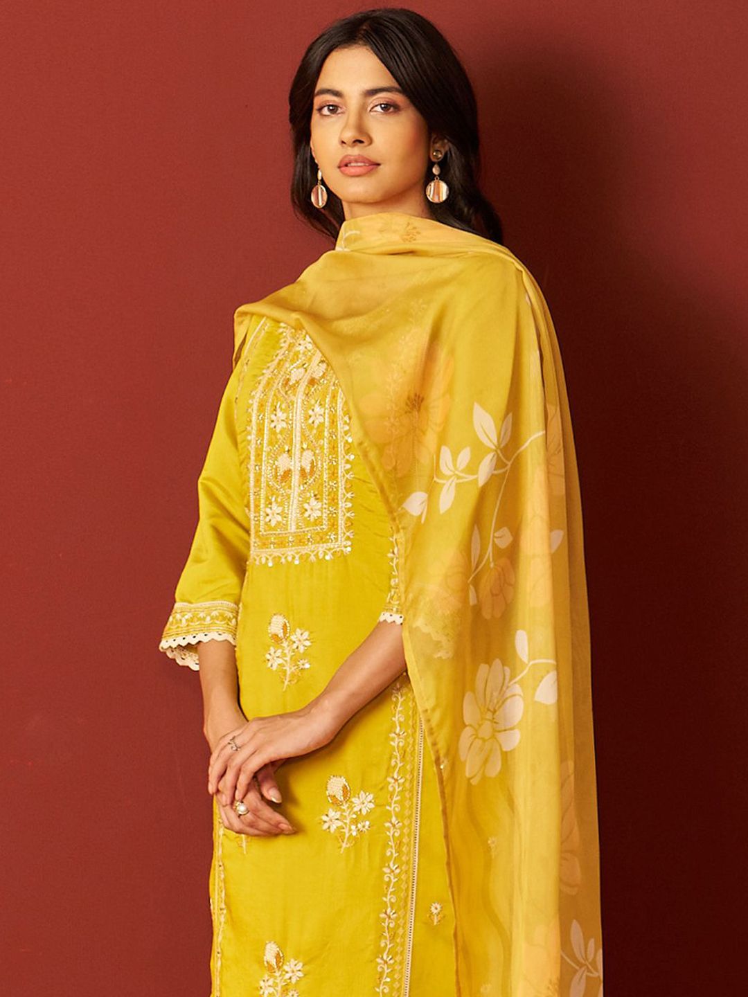 Women Floral Embroidered Kurta with Trousers & Dupatta