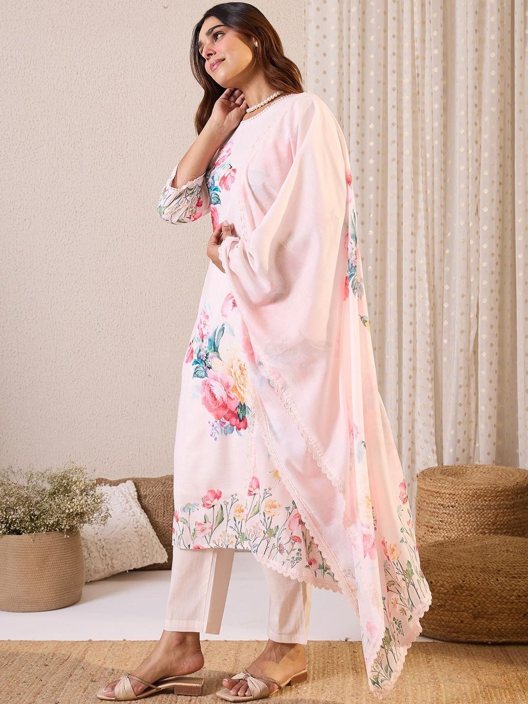 Women Floral Printed Regular Linen Kurta with Trousers & With Dupatta