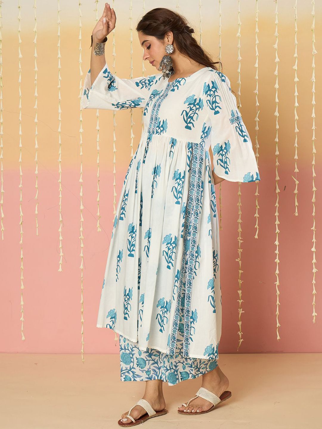 Indyancart IE Women Floral Printed Regular Pure Cotton Kurta with Palazzos