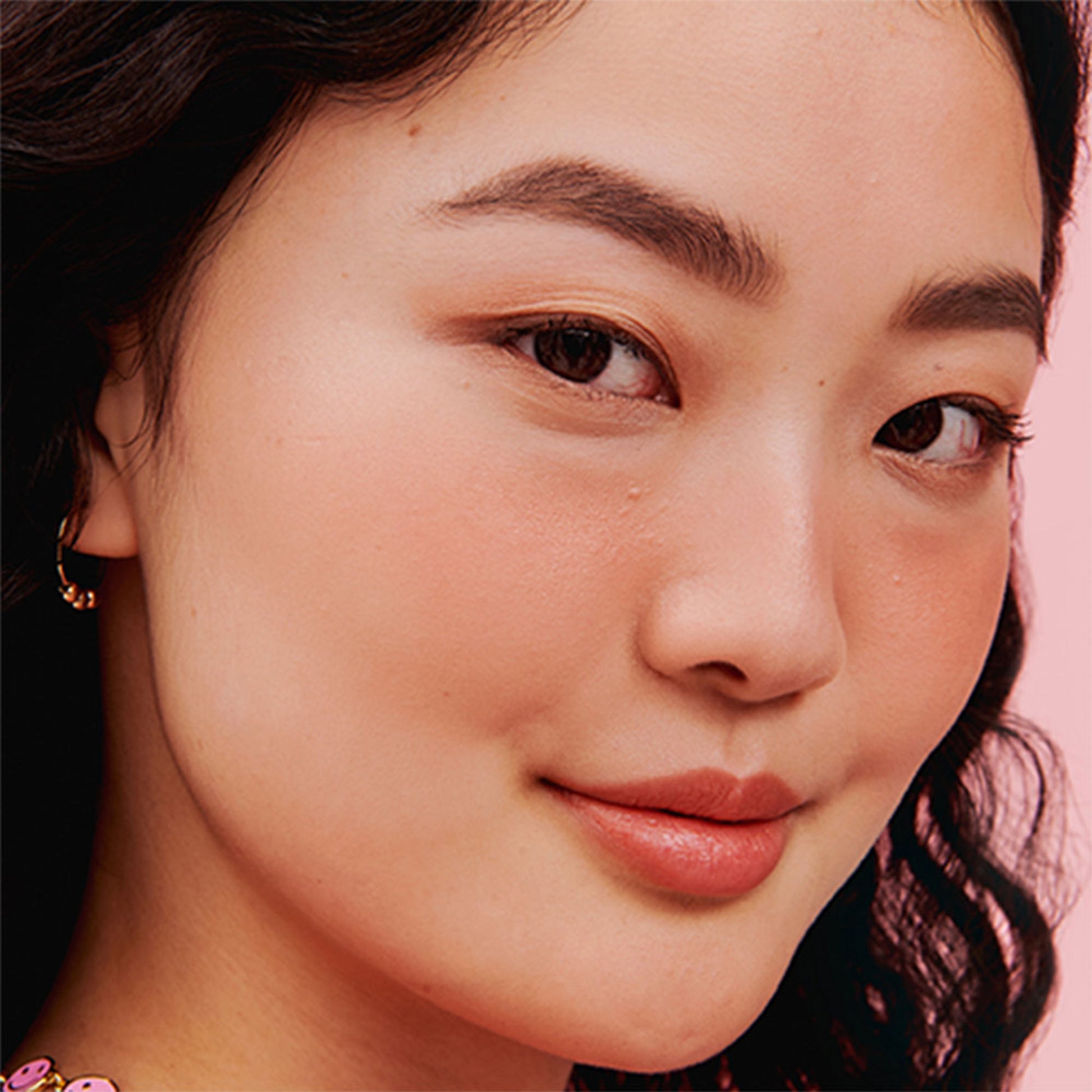 Benefit Cosmetics Dandelion Twinkle Soft Nude-Pink Highlighter