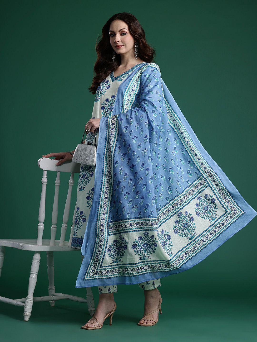 Indyancart IE Women Floral Printed Regular Pure Cotton Kurta with Trousers & With Dupatta