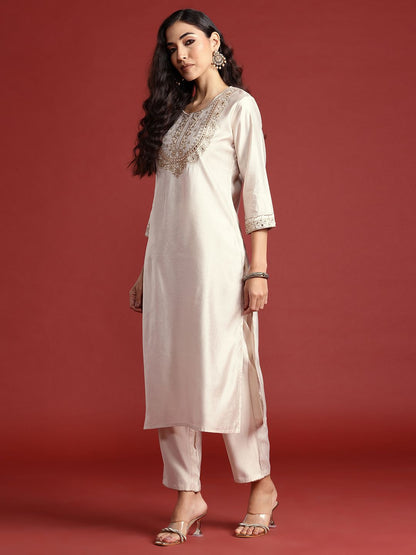Indyancart IE Women Ethnic Motifs Embroidered Regular Liva Kurta with Trousers & With Dupatta