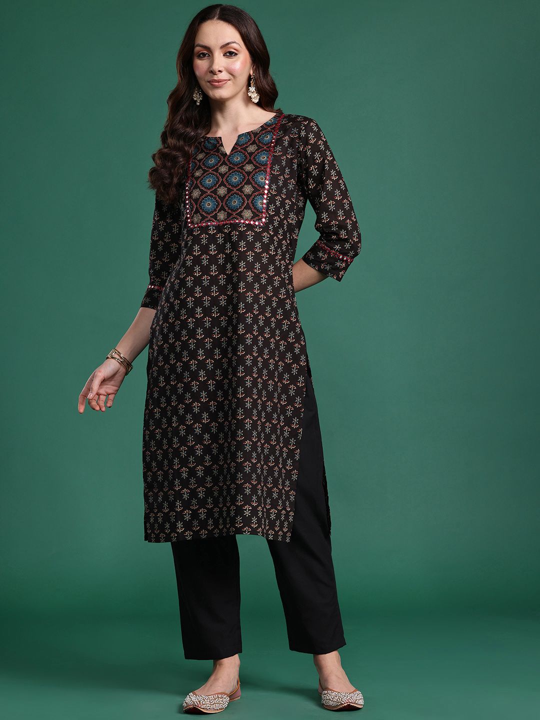 Indyancart IE Women Floral Printed Mirror Work Pure Cotton Kurta