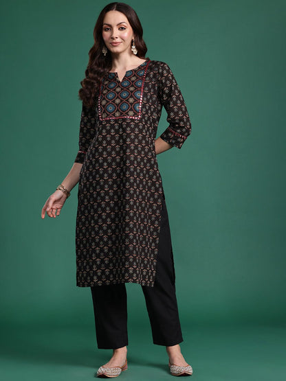 Indyancart IE Women Floral Printed Mirror Work Pure Cotton Kurta