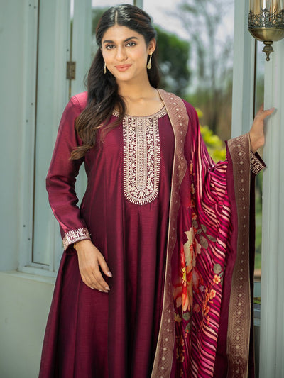 Indyancart IE Ethnic Motifs Embroidered Sequinned Kurta With Trousers & Dupatta