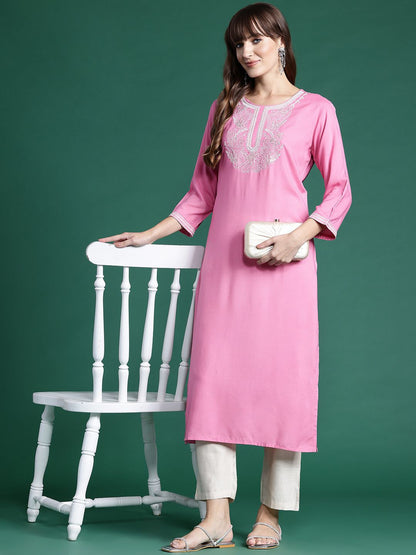Indyancart IE Women Floral Embroidered Thread Work Kurta
