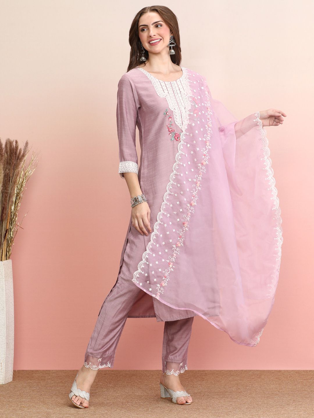 Floral Embroidered Round Neck Thread Work Straight Kurta with Trousers & Dupatta