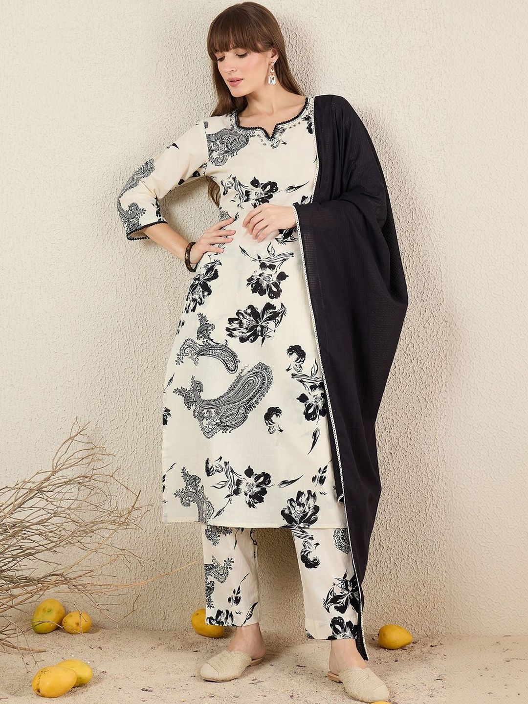 Women Floral Printed Regular Beads and Stones Pure Cotton Kurta with Trousers & With Dupatta