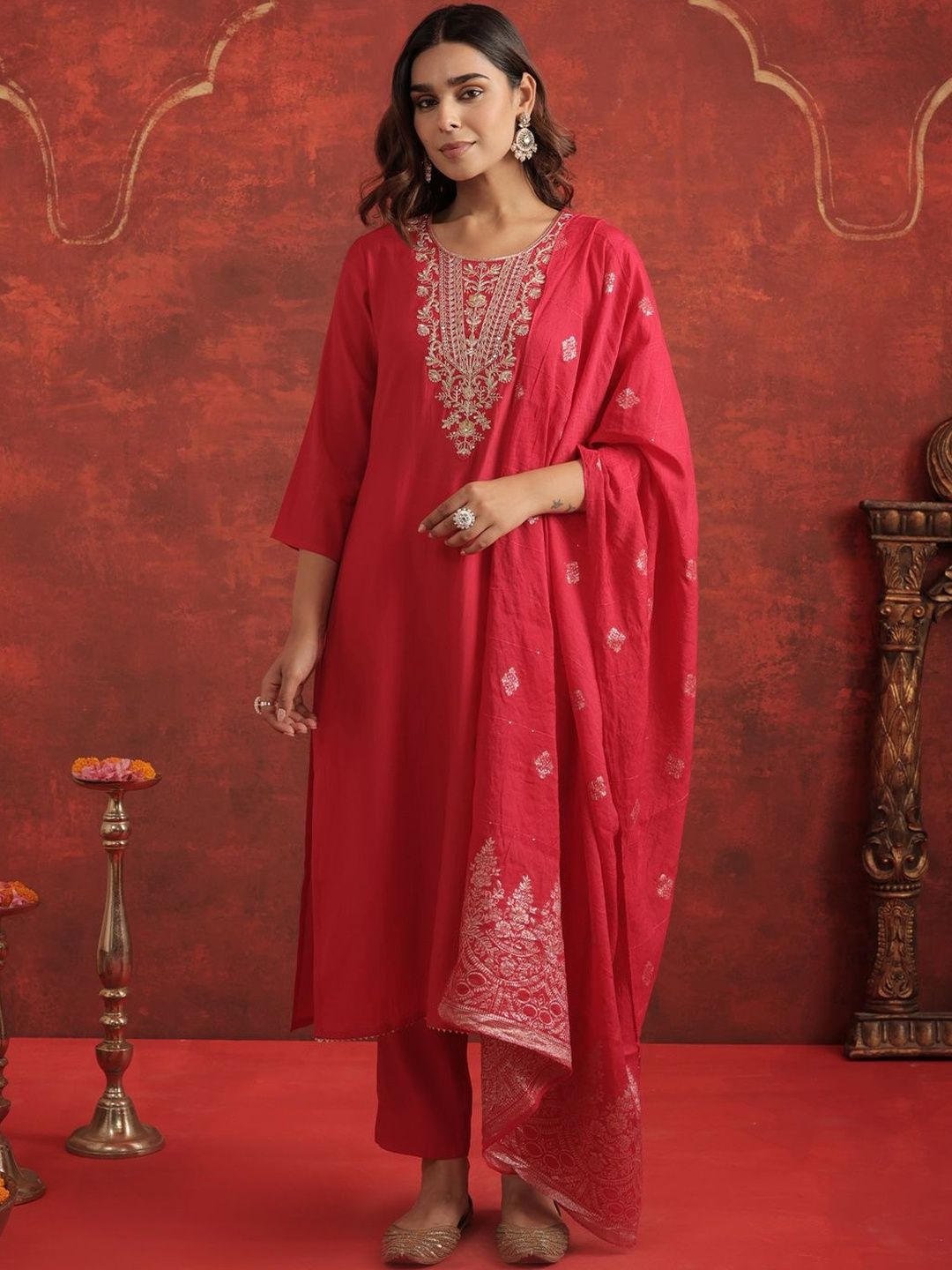 Women Ethnic Motifs Embroidered Regular Thread Work Kurta with Trousers & Dupatta