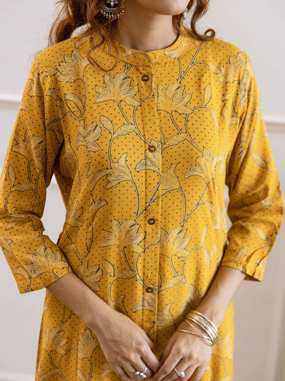 Indyancart SN Women's Floral Printed Mandarin Collar Pure Cotton Straight Kurta & Trousers