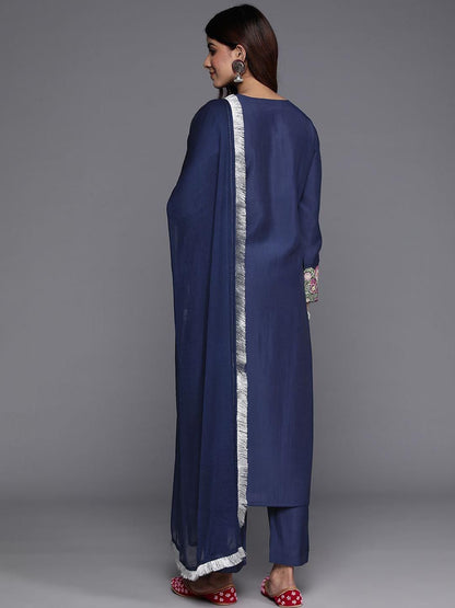 Indyancart VA Women's Floral Embroidered Thread Work Straight Kurta & Trousers With Dupatta