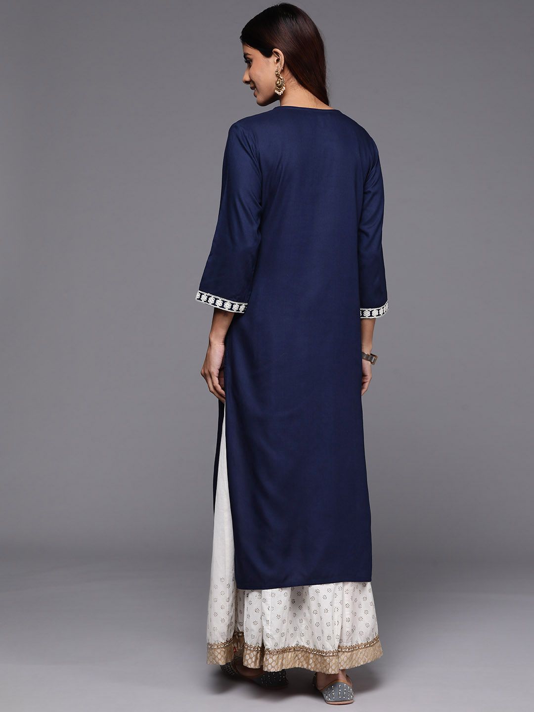 Dhiyona IE Pack Of 2 Floral Embroidered Thread Work Kurta