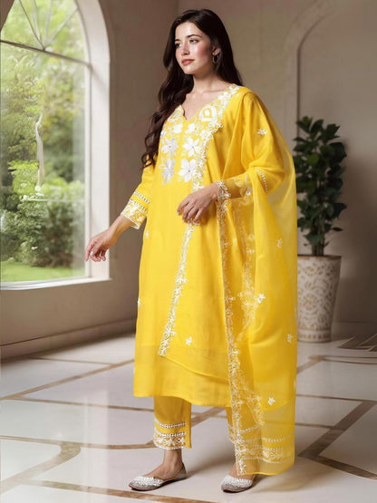 Floral Embroidered V-neck Regular Thread Work Kurta with Trousers & With Dupatta