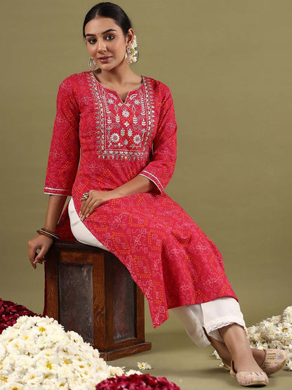Indyancart IE Women Floral Printed Notched Neck Thread Work Straight Cotton Kurta