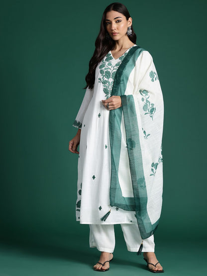 Indyancart IE Floral Embroidered Pleated Thread Work Pure Cotton Kurta Set