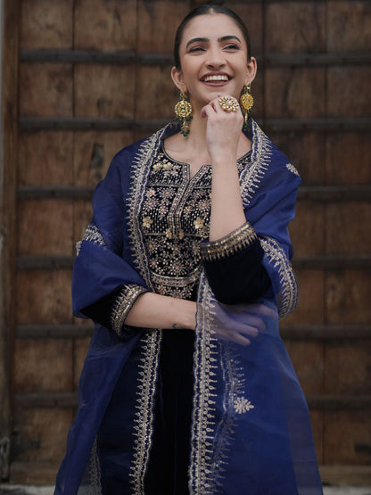 Indyancart IE Ethnic Motifs Embroidered Thread Work Velvet Kurta With Trousers & Dupatta