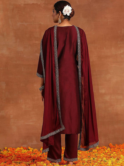 Indyancart IE Embroidered V-Neck Three-Quarter Sleeves Sequinned Kurta Set