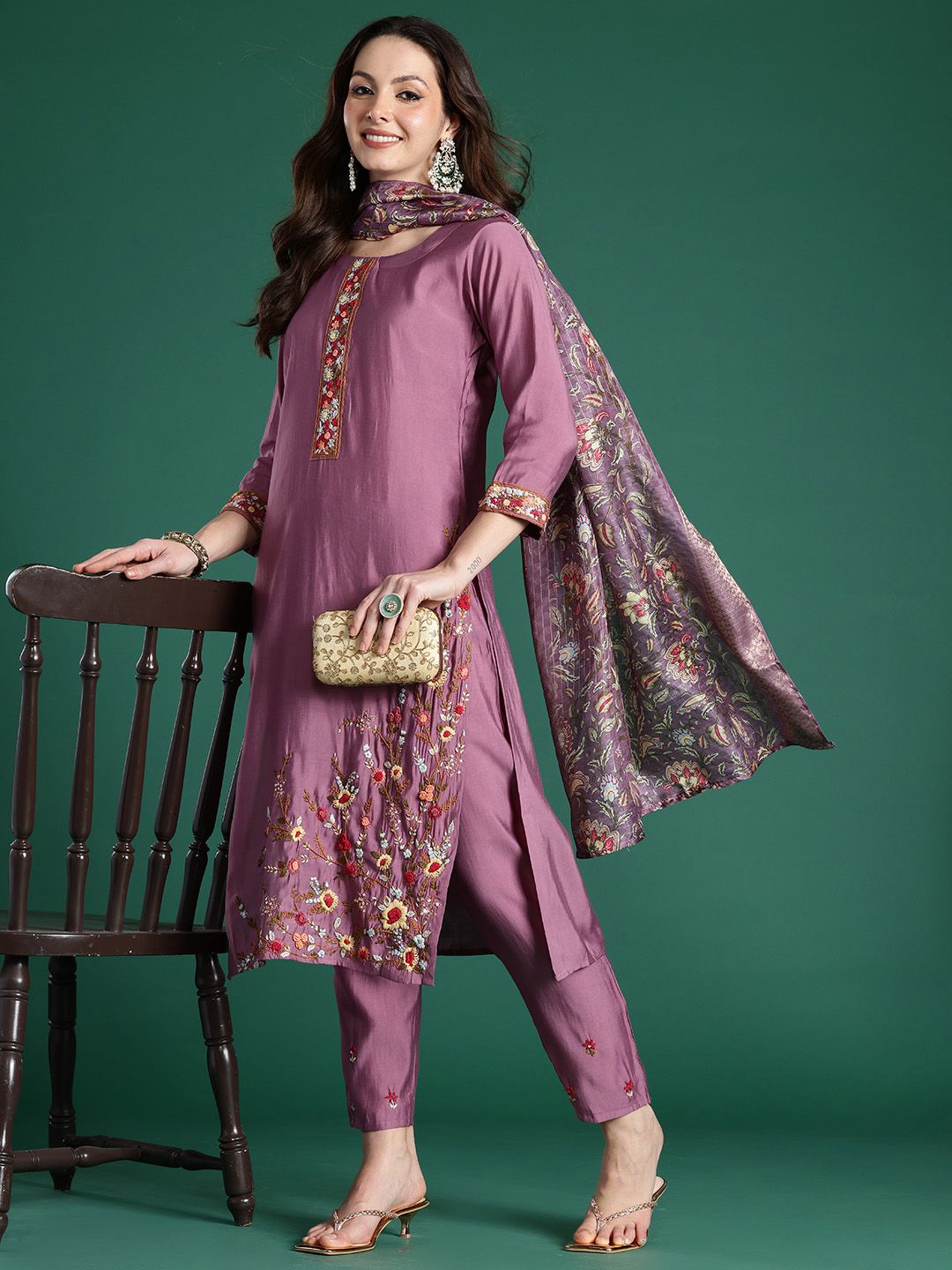Indyancart IE Floral Embroidered Thread Work Kurta with Trousers & With Dupatta