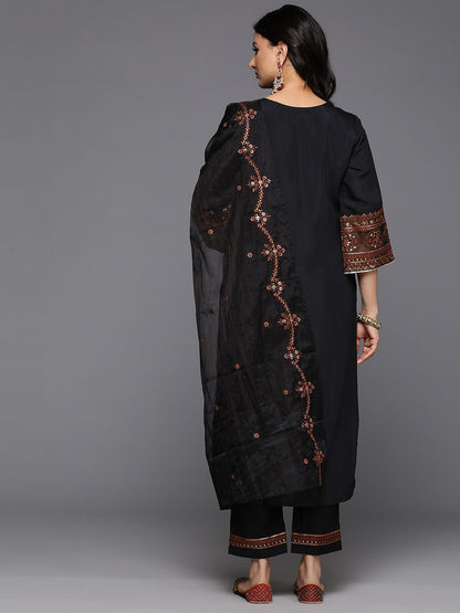 Indyancart VA Women'sEthnic Motifs Embroidered Thread Work Kurta With Trousers & Dupatta