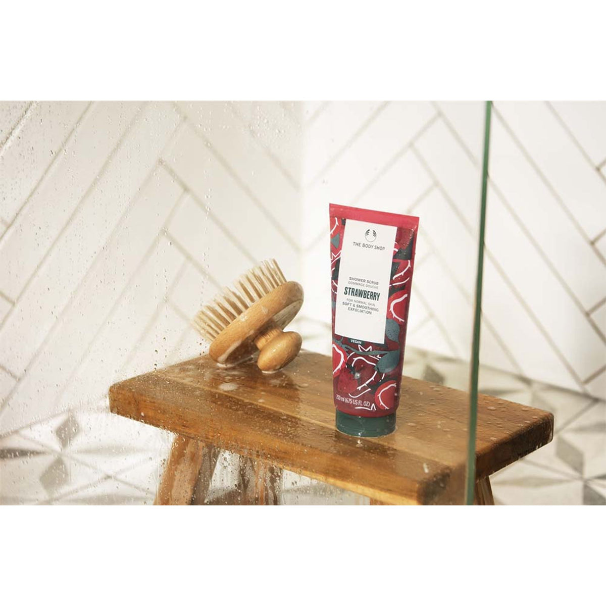 The Body Shop Strawberry Softening Body Polish Scrub