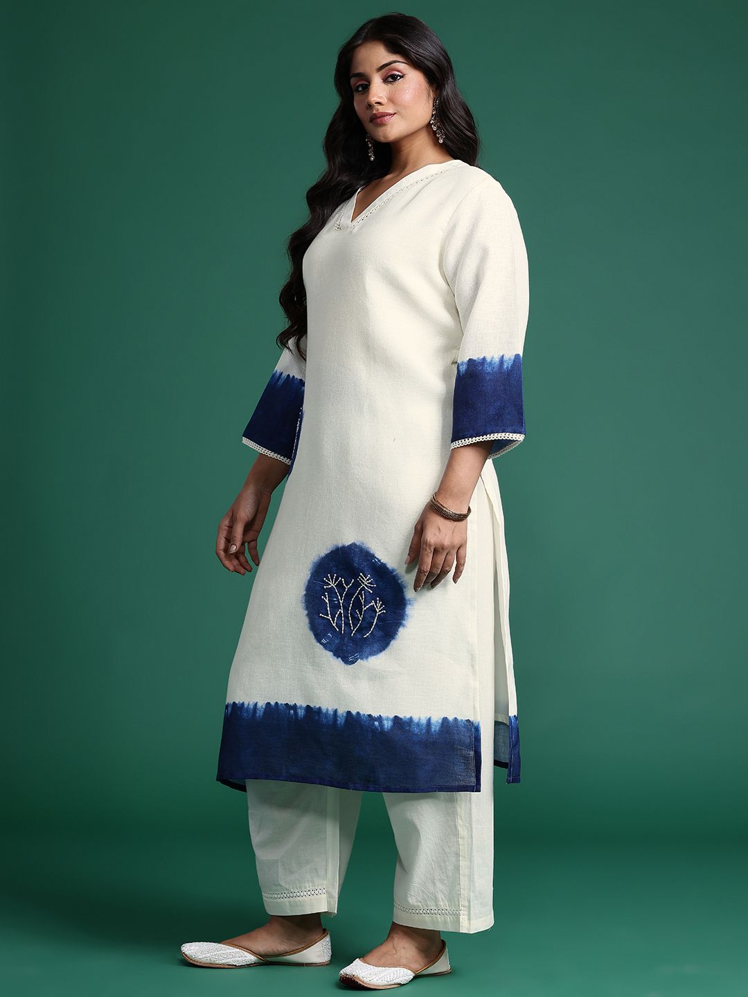 Indyancart IE Plus Size Ombre Printed Thread Work Linen Kurta with Trousers & With Dupatta