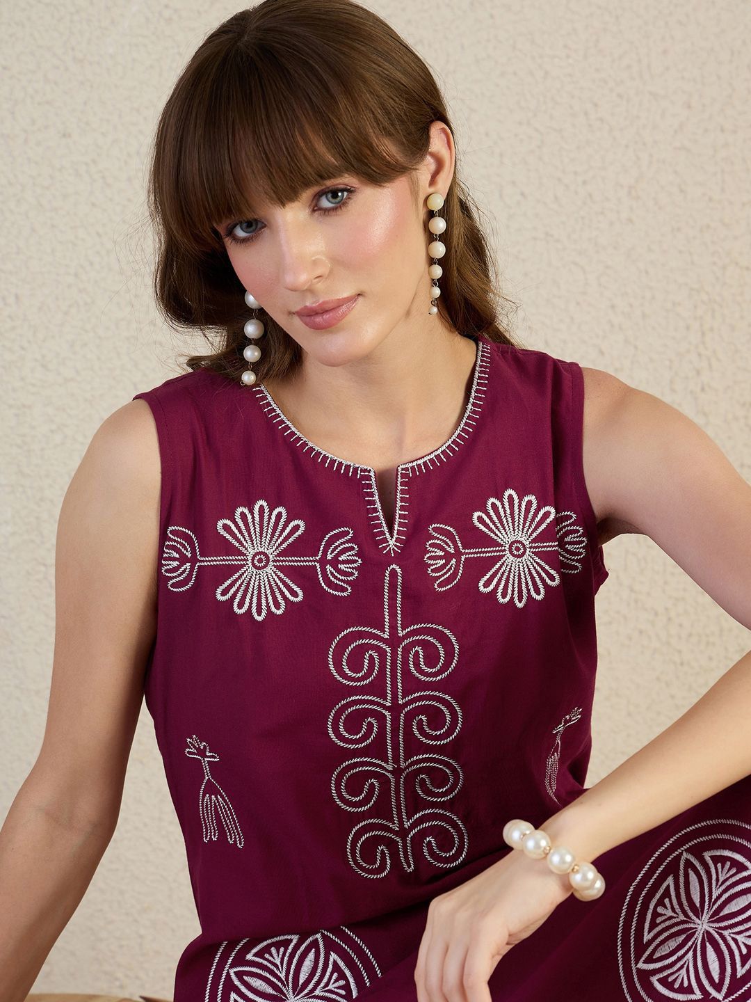 Floral Embroidered Notch Neck Thread Work Pure Cotton Straight Kurta & Palazzos