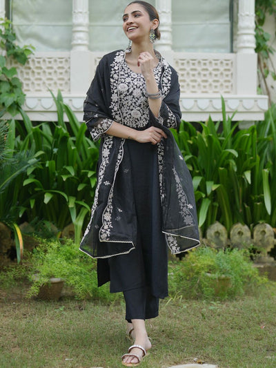 Indyancart IE Floral Embroidered Thread Work Liva Kurta WithTrousers & Dupatta