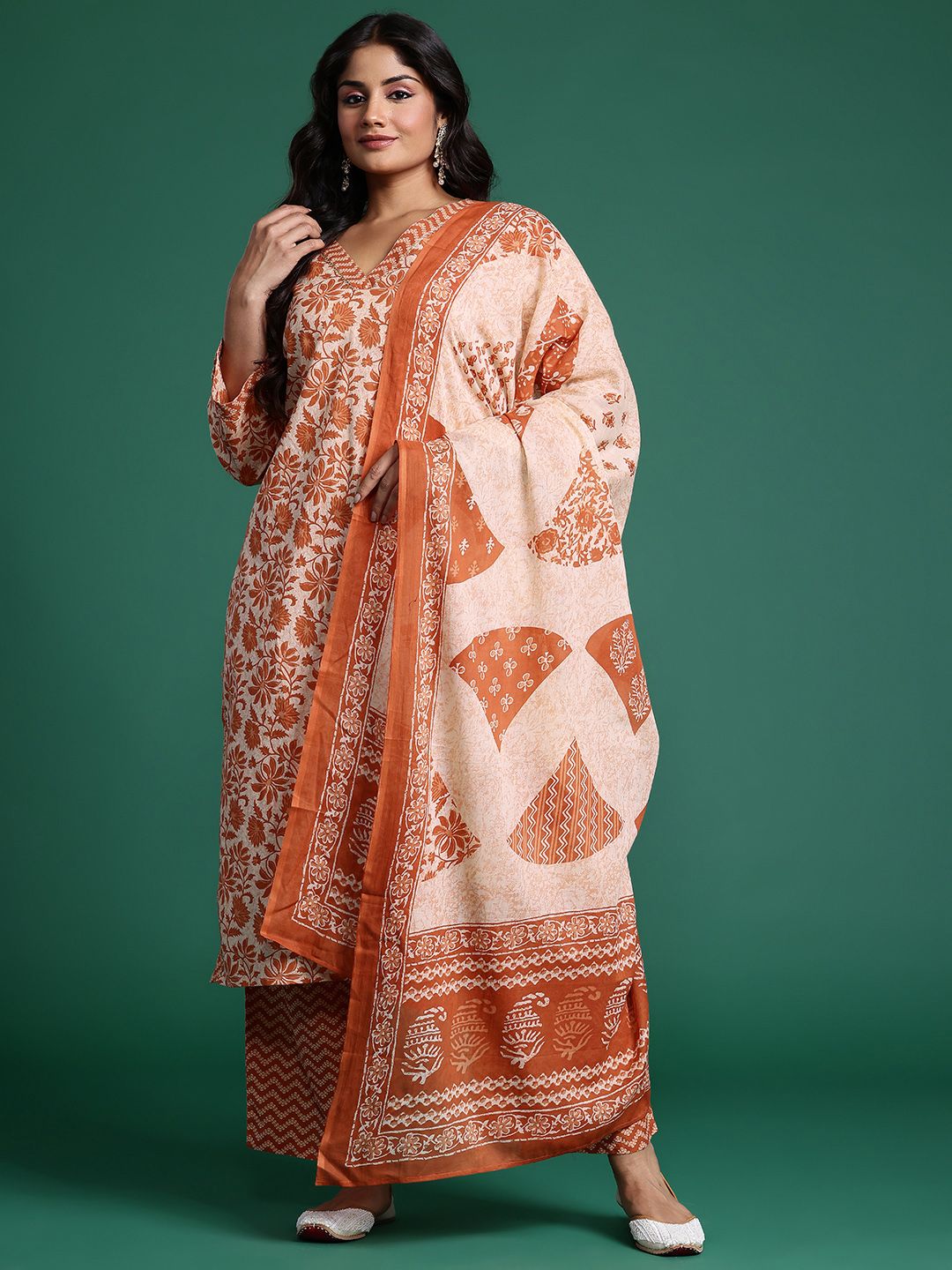 Indyancart IE Plus Size Floral Printed Gotta Patti Pure Cotton Kurta Set