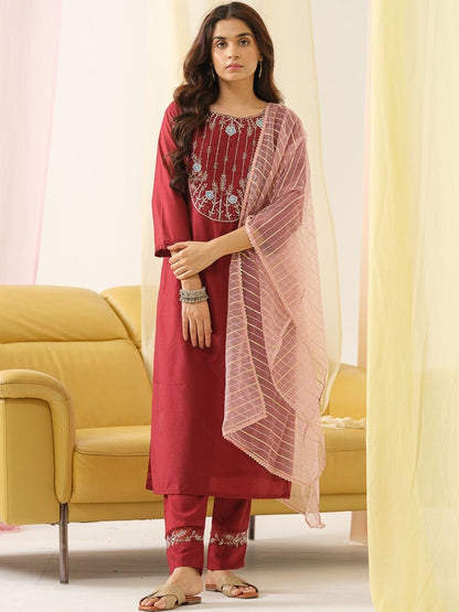 Indyancart SN Women's Embroidered Round Neck Straight Beads and Stones Kurta With Trouser & Dupatta