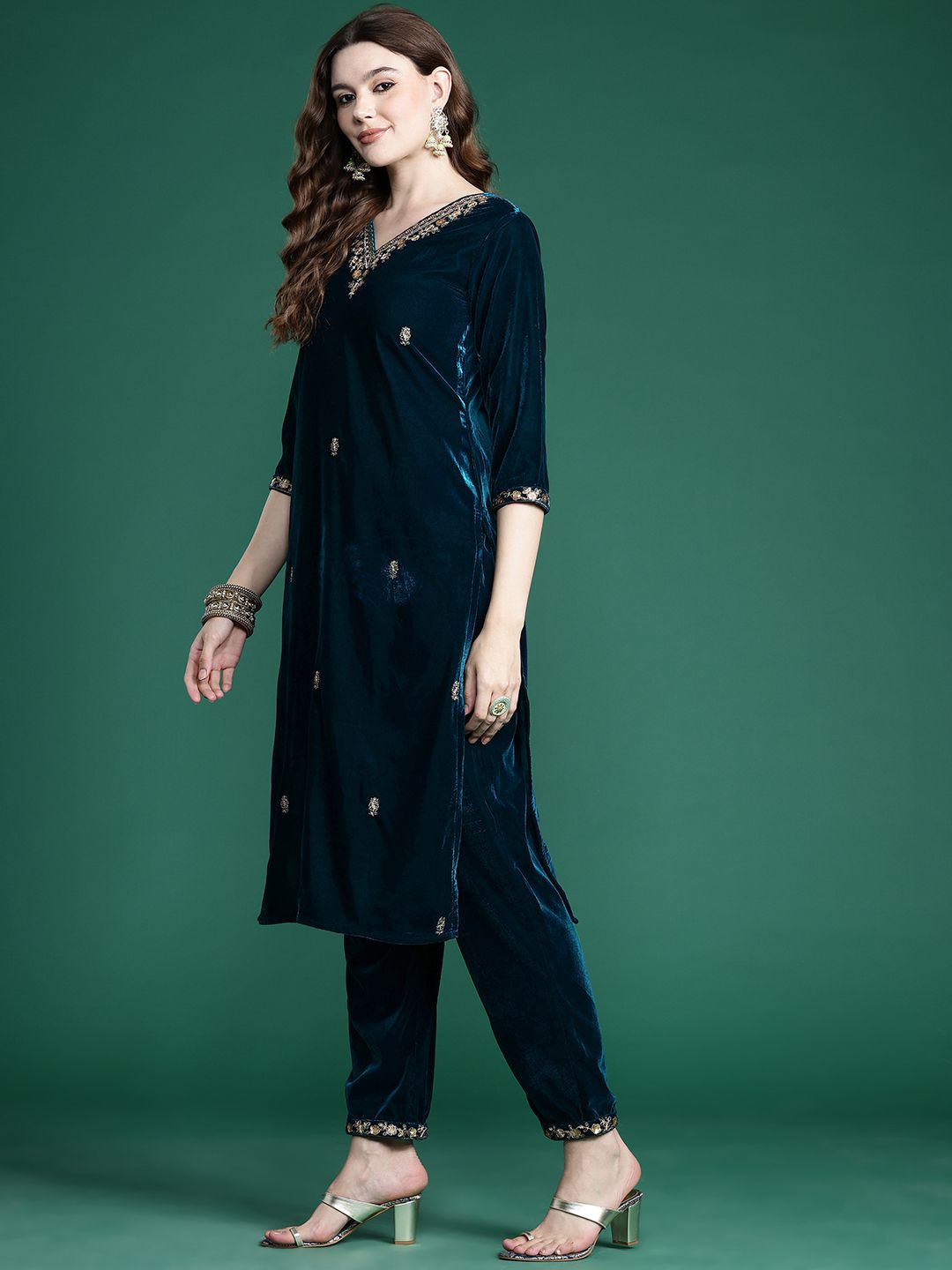 Indyancart IE Ethnic Motifs Embroidered Velvet Kurta with Trousers & With Dupatta