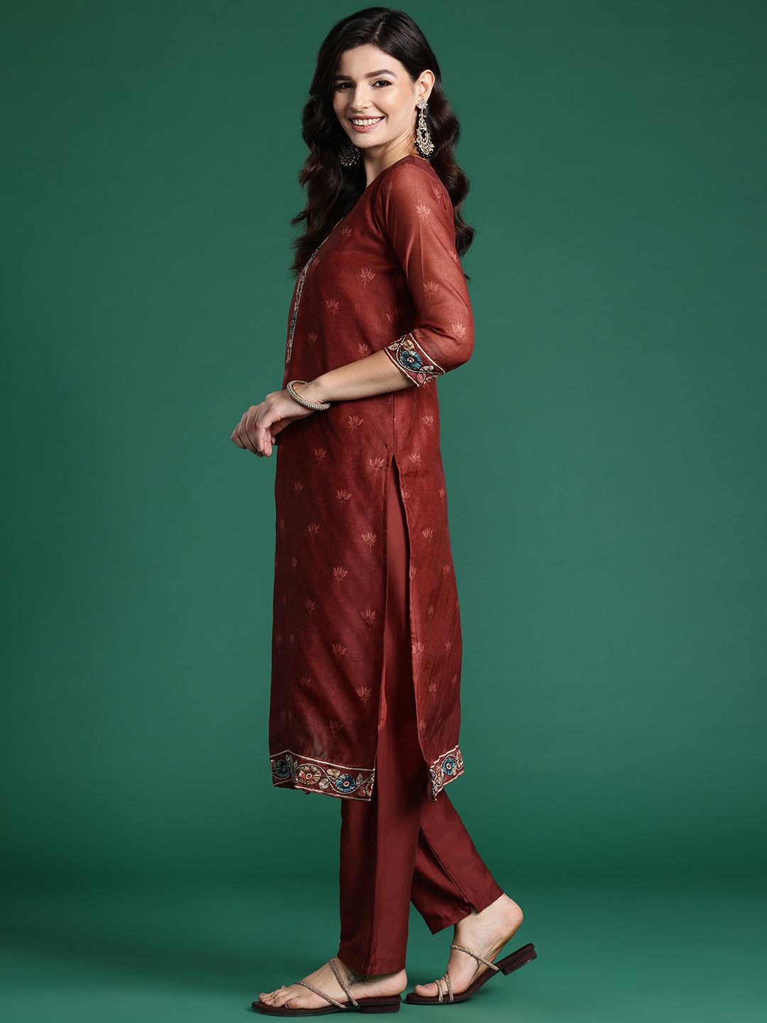 Indyancart IE Ethnic Motifs Embroidered Thread Work Chanderi Silk Kurta With Trousers & Dupatta