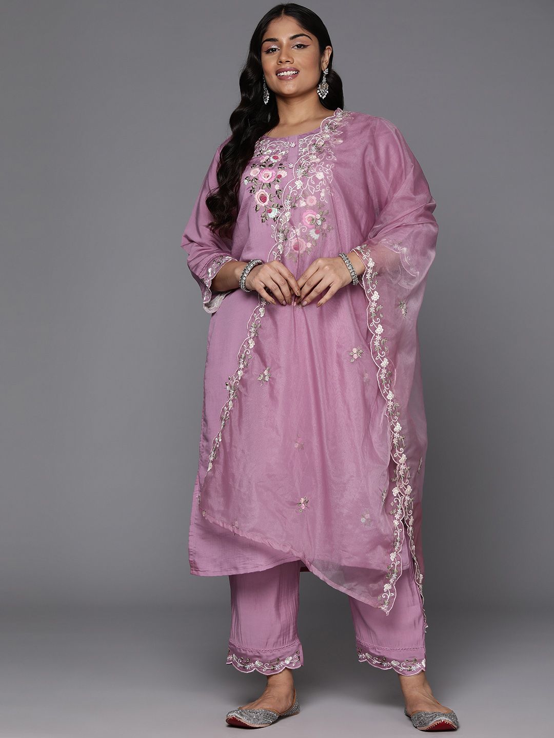 Indyancart IE Plus Size Floral Embroidered Regular Thread Work Kurta with Trousers & Dupatta