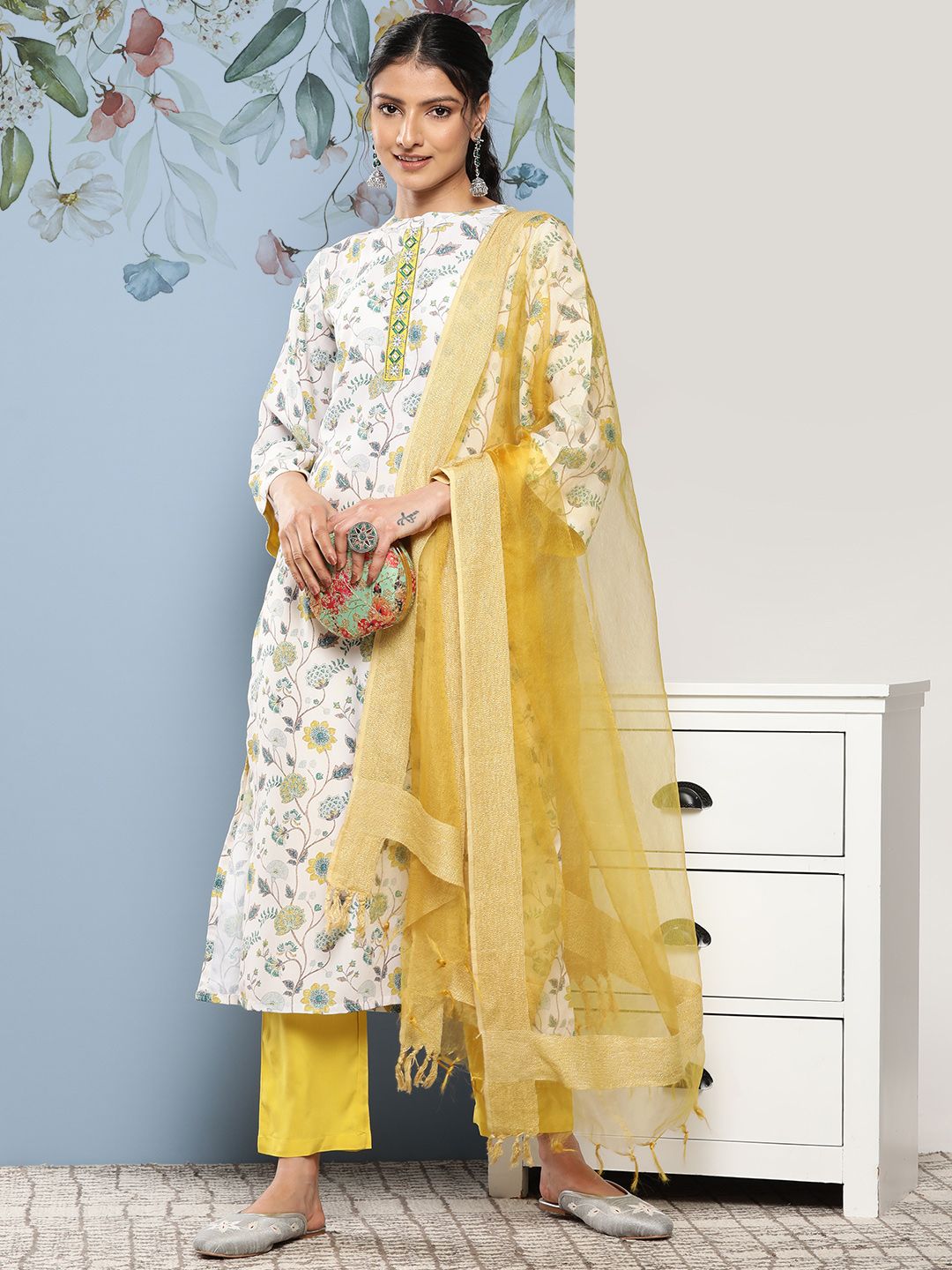 Indyancart VA Women'sFloral Printed Thread Work Kurta with Trousers & Dupatta