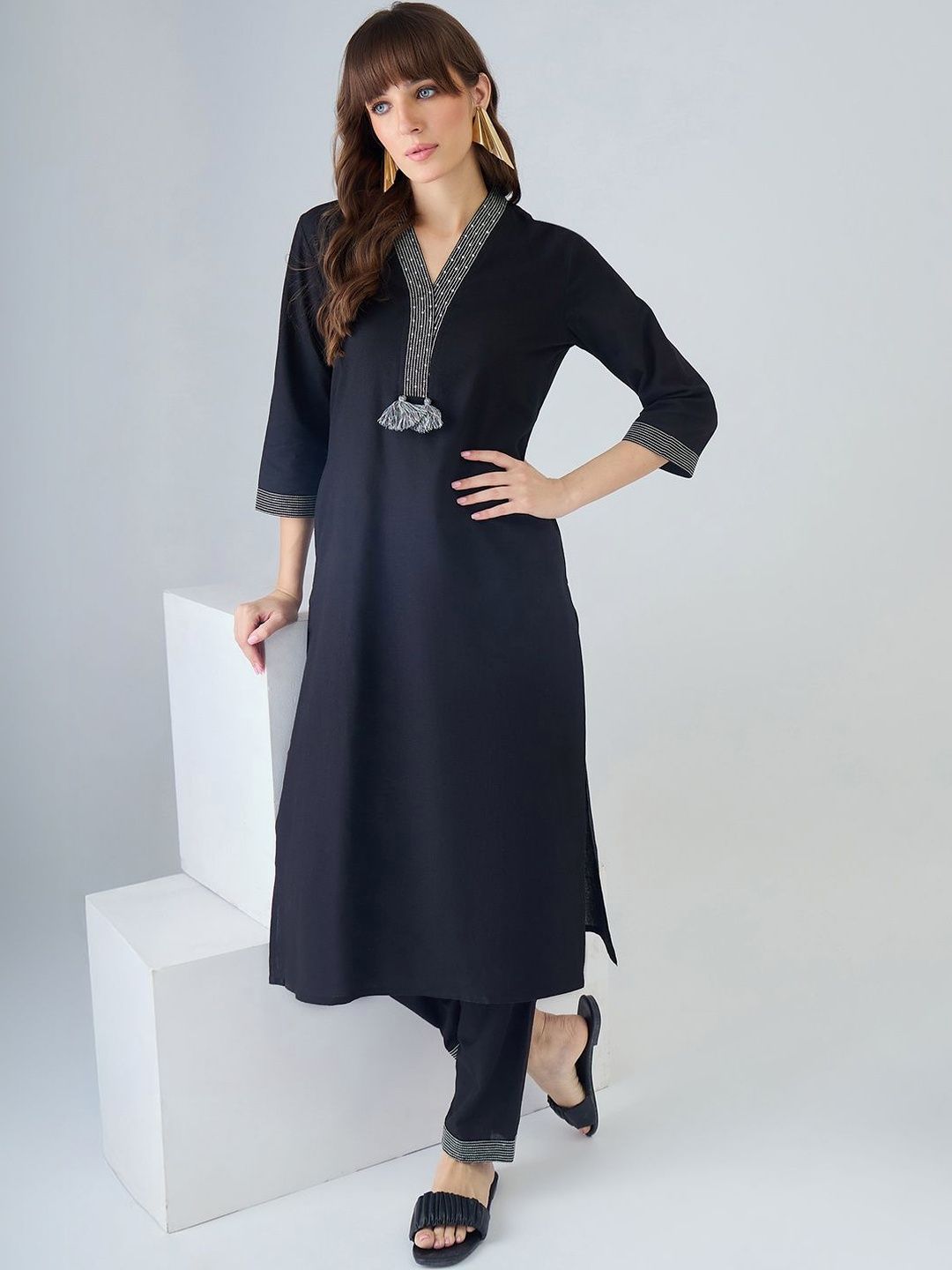Women Printed Regular Thread Work Kurta with Trousers