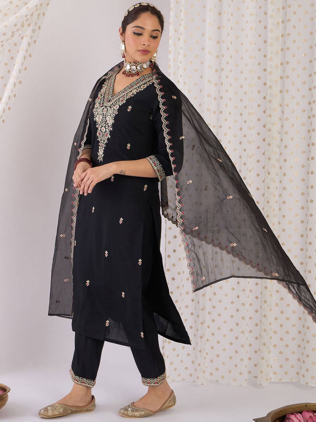 Indyancart IE Floral Embroidered V-Neck Zari Straight Kurta With Trouser And Dupatta