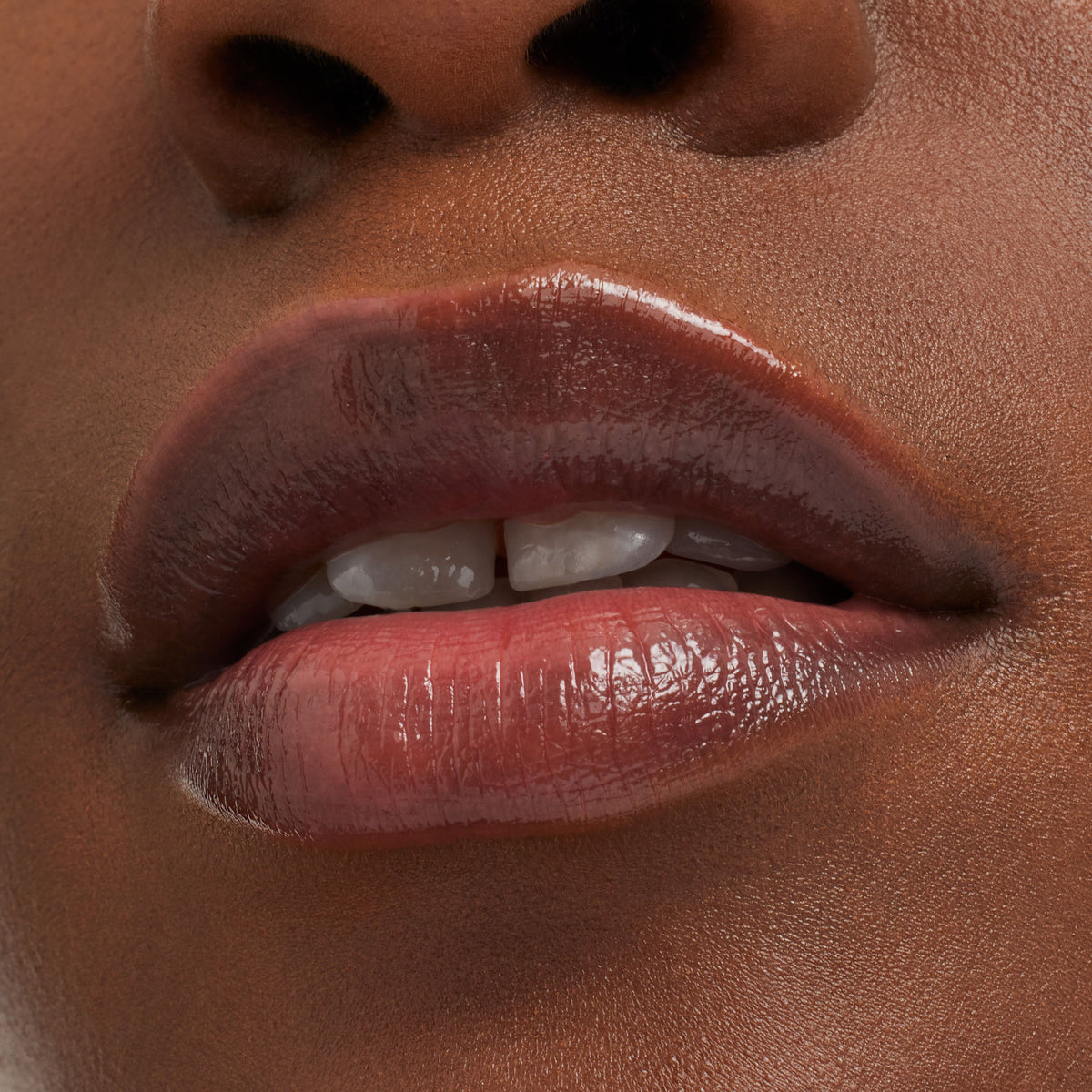 M.A.C Glow Play Tender Talk Lip Balm - Favourite