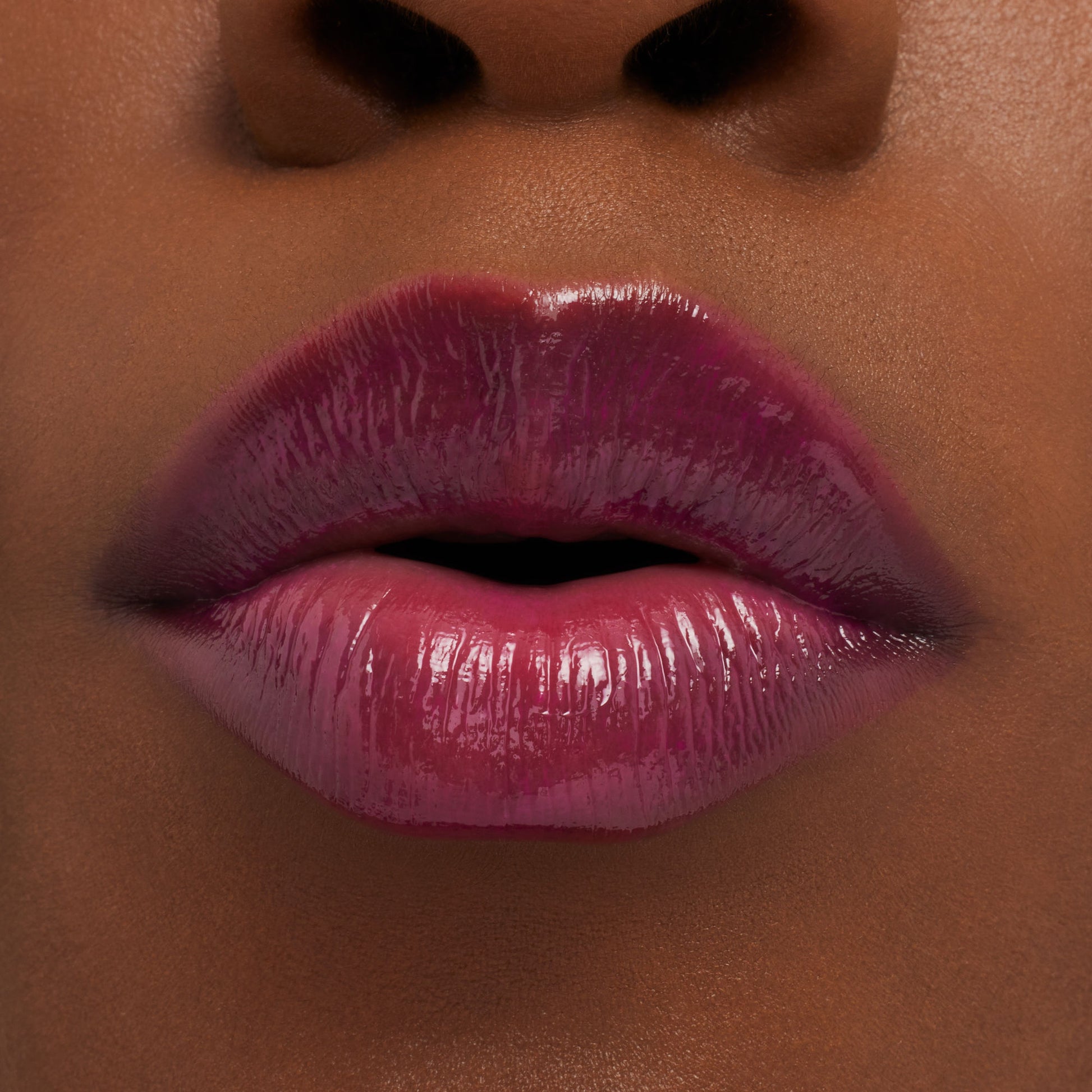 M.A.C Glow Play Tender Talk Lip Balm - Beyond