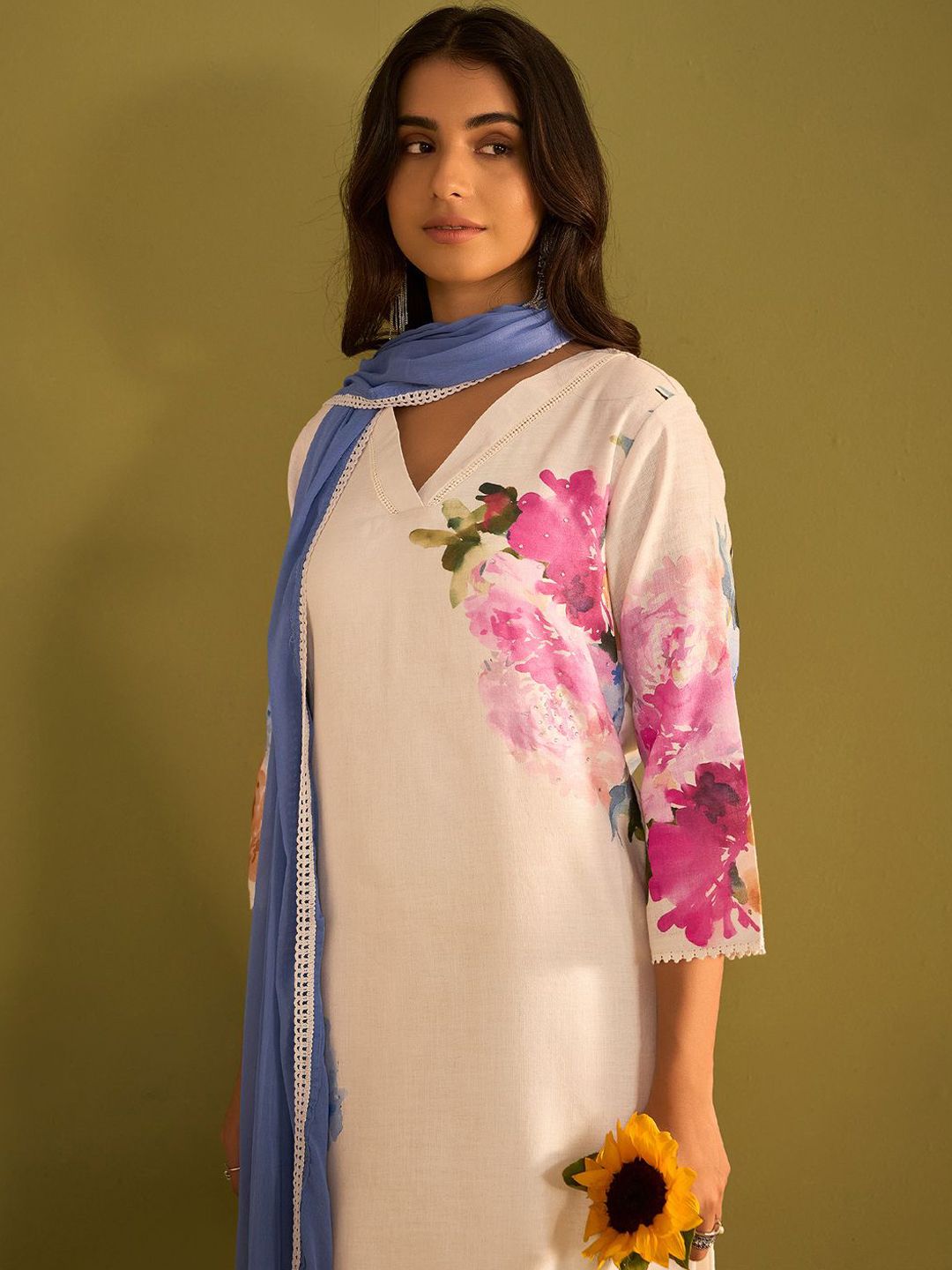 Floral Printed Beads and Stones Linen Straight Kurta with Trouser & Dupatta