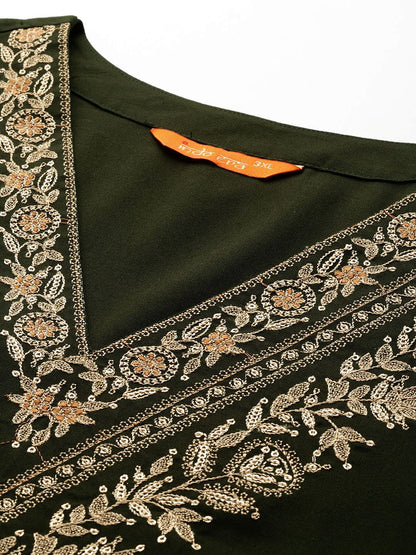Indyancart IE Plus Size Floral Embroidered Kurta with Salwar & With Dupatta