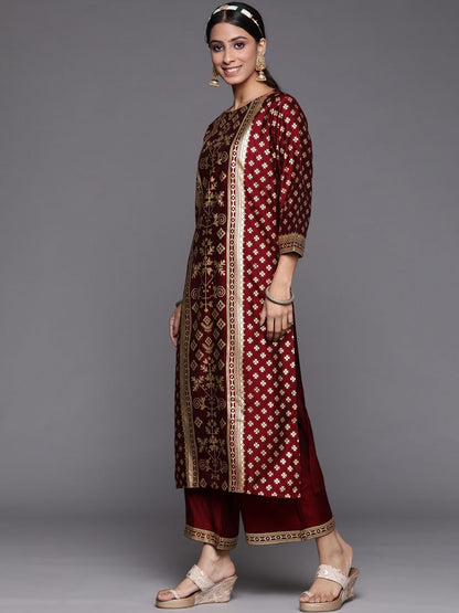 Indyancart IE Women Maroon Printed Liva Kurta with Trousers & With Dupatta