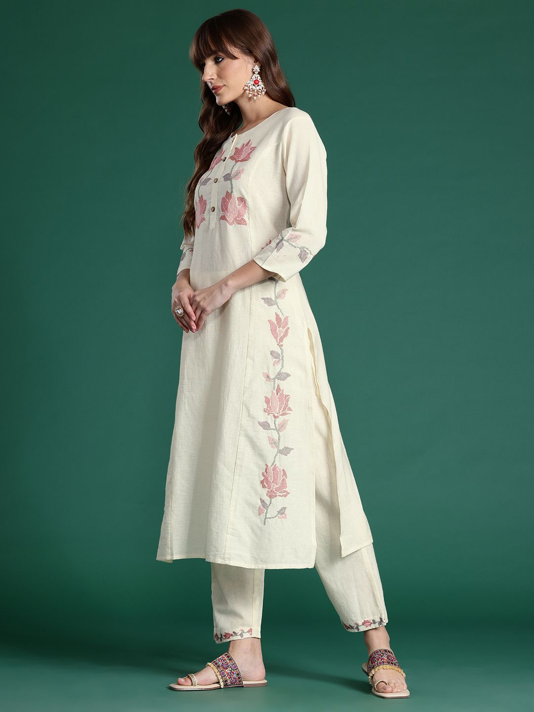 Indyancart IE Floral Embroidered Thread Work Pure Cotton Kurta with Trousers