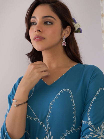 Indyancart IE Floral Embroidered V-Neck Straight Tunic With Trouser