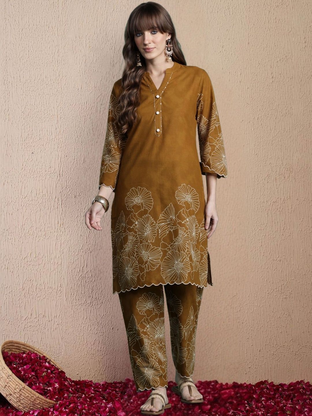 Women Floral Embroidered Regular Thread Work Pure Cotton Kurta with Trousers