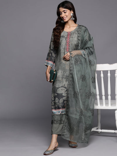 Indyancart VR Women's Green Floral Printed Straight Kurta Paired With Tonal Bottom And Tonal Organza Embroidered Dupatta