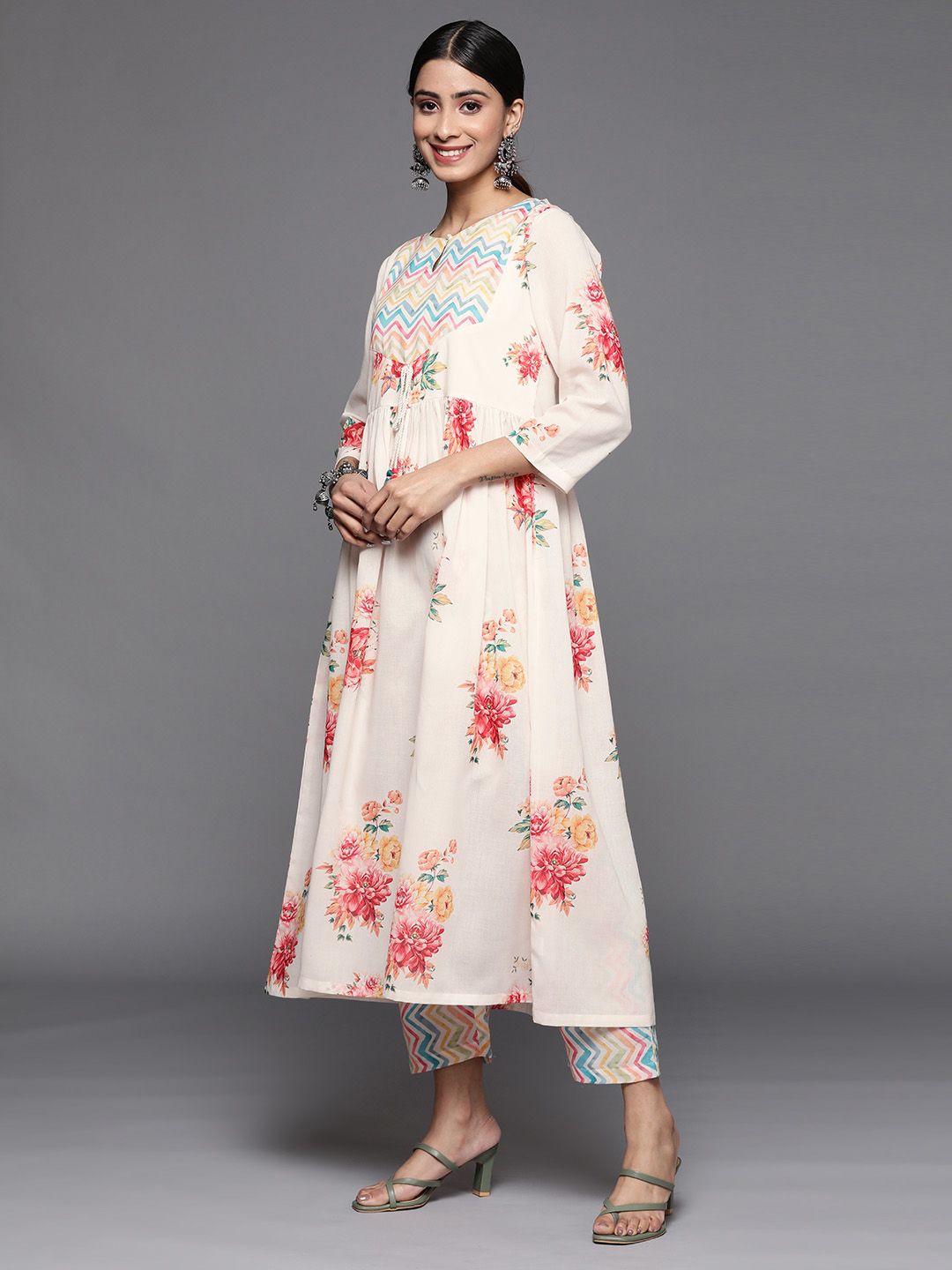 Indyancart VA Women's Floral Printed Keyhole Neck Empire Kurta Set
