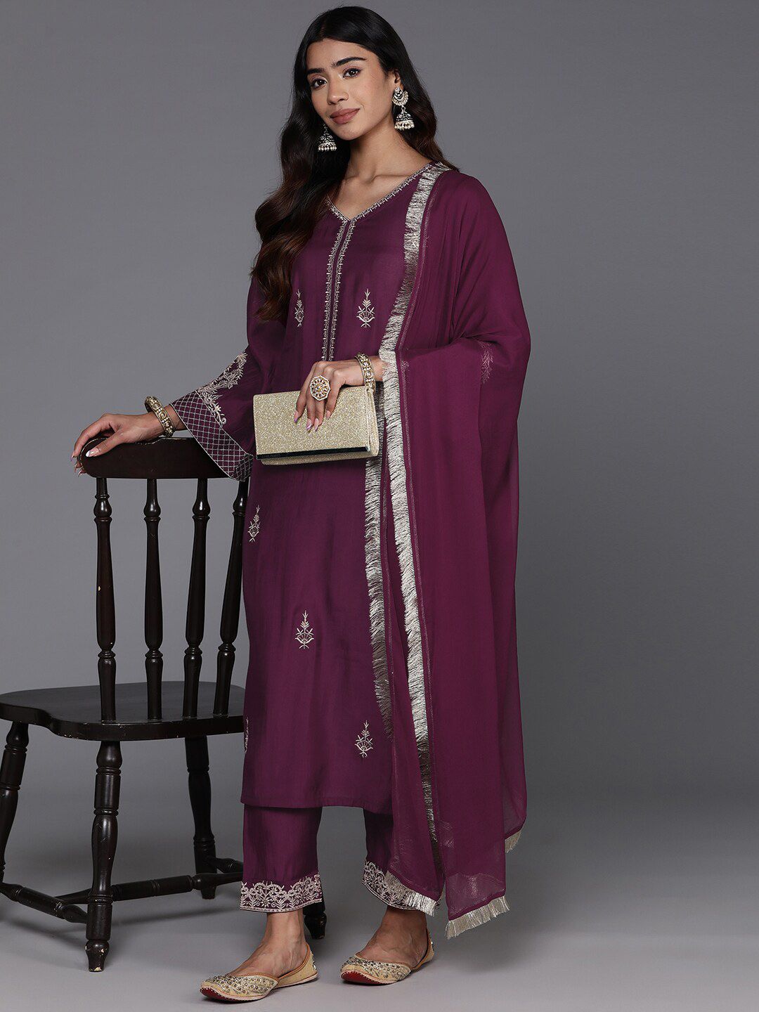 Dhiyona VA Women'sV-Neck Ethnic Motifs Embroidered Regular Kurta Set