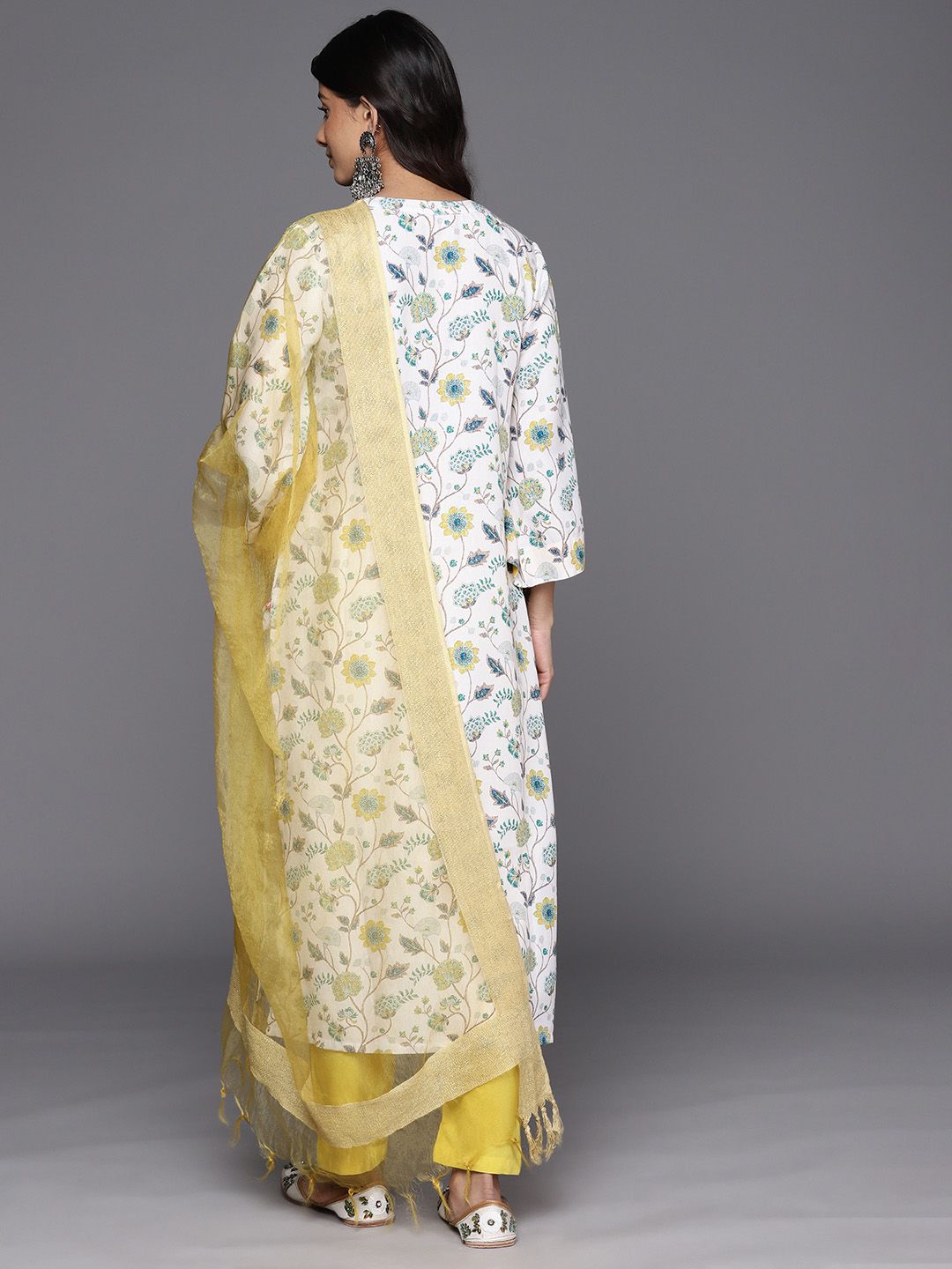Indyancart VA Women'sFloral Printed Regular Thread Work Kurta With Trousers & Dupatta