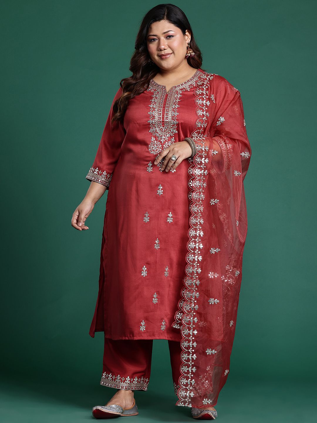 Indyancart IE Plus Size Ethnic Motifs Embroidered Gotta Patti Kurta Set